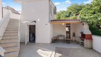 House | Terrace/patio