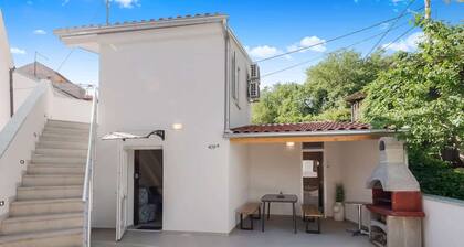 Peaceful Holiday Home Near Baska
