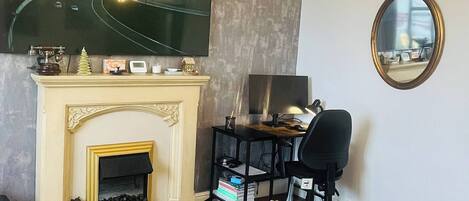 Shared Dormitory, 1 Bedroom | Living area