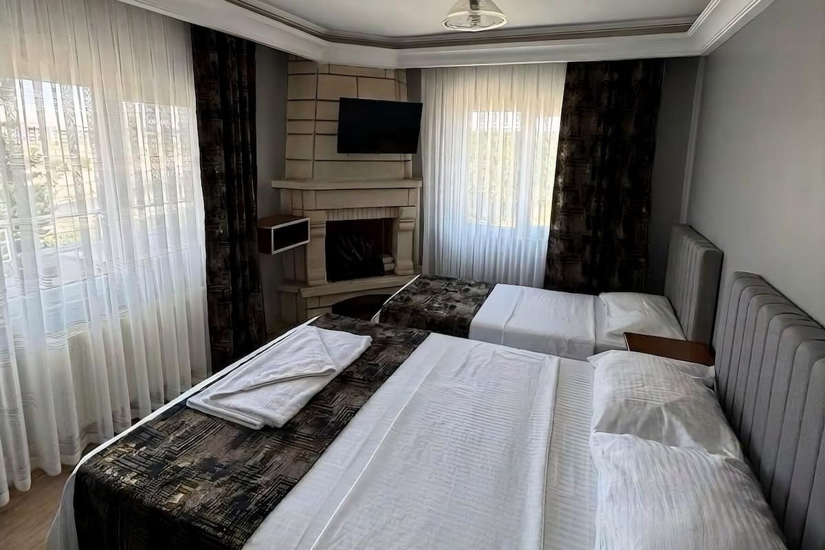 Family Twin Room, Balcony, City View | Desk, WiFi (free)