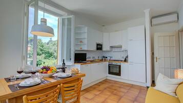 Standard-Apartment, 2 Schlafzimmer, Mikrowelle (Respiro Di Mare Cavi Di Lavagna) | Eigene Küche