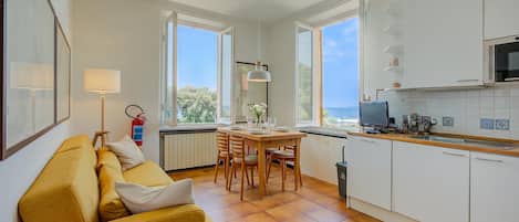 Standard Apartment, 2 Bedrooms, Microwave (Respiro Di Mare Cavi Di Lavagna) | Living area