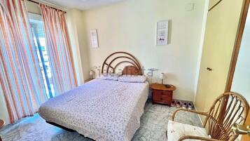 4 slaapkamers, een strijkplank/strijkijzer, beddengoed