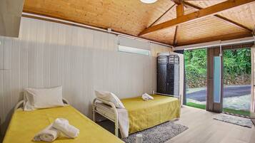 2 bedrooms, WiFi, bed sheets