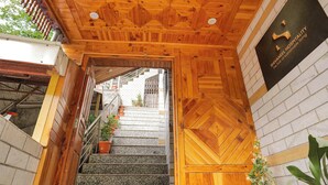Ảnh chưa phân loại, 2 trong số 63 ảnh, nút