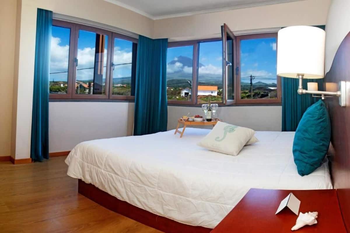 Apartment, 1 Bedroom, Balcony, Mountain View | Blackout drapes, iron/ironing board (on request), WiFi (free)