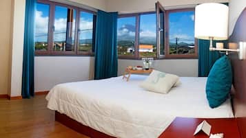 Apartment, 1 Bedroom, Balcony, Mountain View | Blackout drapes, iron/ironing board (on request), WiFi (free)