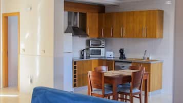 Apartemen, 1 kamar tidur, balkon, pemandangan laut | Interior