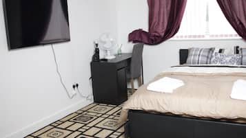 3 bedrooms, iron/ironing board, free WiFi, bed sheets