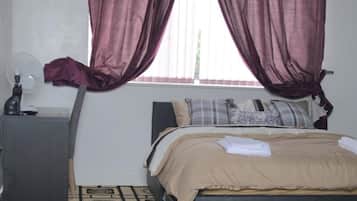 3 kamar tidur, setrika/meja setrika, Wi-Fi gratis, dan seprai linen
