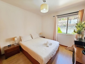 2 chambres, Wi-Fi gratuit, draps fournis