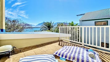 Apartamento superluxo, vista para o lago, de frente para a praia | Área da propriedade