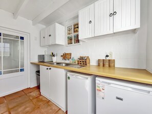 Luxury Apartment, Lake View, Beachfront | Private kitchen - Kommetjie Lux Retreat for Groups by CTHA (Cape Town)