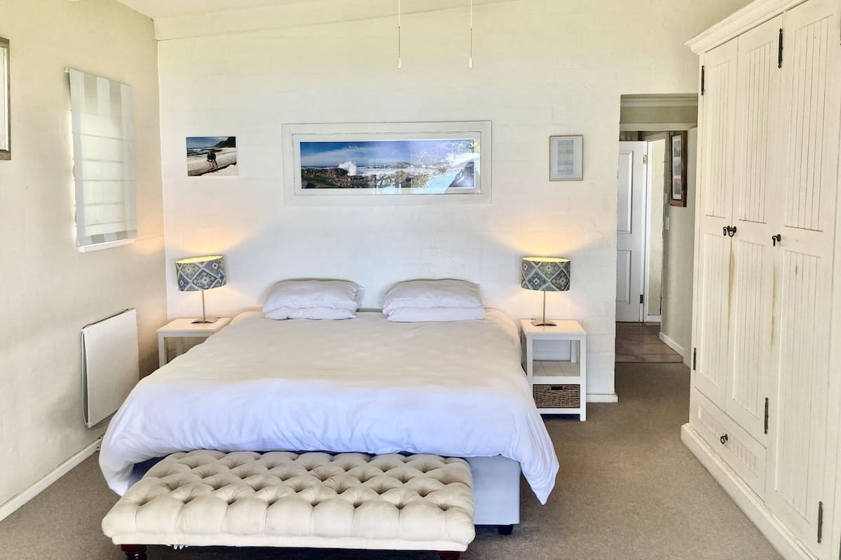 Signature House, Lake View, Beachfront