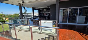 Outdoor dining - Vrbo Property (Paranapanema)