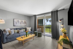 TV - 2BR/2BA Condo 4th Floor Across from Biscayne Bay (Miami)