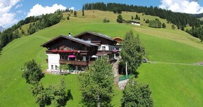 Exterior - Cozy Holiday Apartment With Balcony Near ski Slope (Maria Alm am Steinernen Meer)