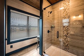 Bathroom - Luxury Cabin Sleeps 22 | Indoor Pool | Free Water Park | Near Dollywood (Sevierville)