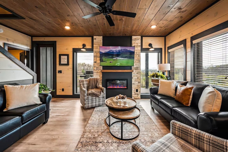 Luxury Cabin Sleeps 22 | Indoor Pool | Free Water Park | Near Dollywood - Sevierville, TN
