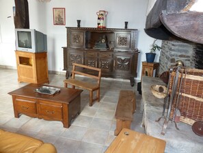Living area - Vrbo Property (Lopérec)
