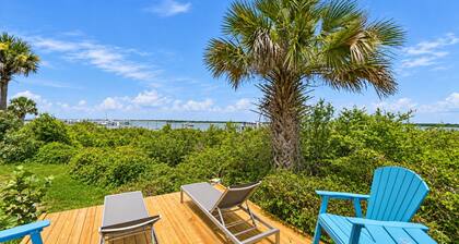 Pelican's Perch Cottage - New & Modern In Perfect Location w/ Waterfront Deck