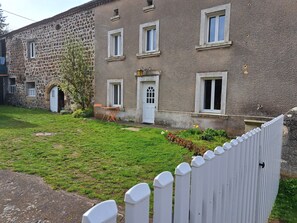 Exterior - Renovated Farmhouse with Private Garden in Peaceful Hamlet (Landos)