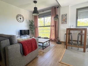 TV - Bright penthouse, city view - guests (Málaga)