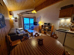 TV - Charming apartment in Planay - 7 guests (Arêches-Beaufort)