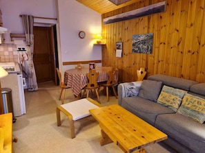 TV - Charming apartment in Planay - 7 guests (Arêches-Beaufort)