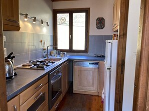 Fridge, toaster - Cozy chalet, pets welcome, mountain view - 11 guests (Beaufort)