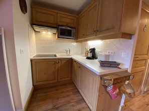 Fridge, stovetop, toaster - Cozy apartment with village view - 4 guests (Arêches-Beaufort)