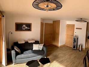 TV - Cozy apartment in village center - 6 guests (Arêches-Beaufort)