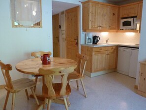 Dining - Cozy apartment, village view - 4 guests (Arêches-Beaufort)