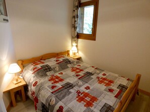 2 bedrooms, free WiFi - Apartment near the garden, sleeps 6 (Arêches-Beaufort)