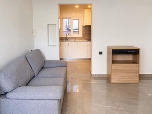 House - Cozy Stay in Athens Near the Metro Station Mosxato (Moschato-Tavros)