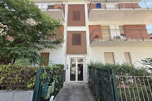 Exterior - M471 – Marcelli, two-bedroom apartment with balcony, just 200 metres from the beach (Marcelli)