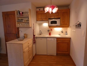 Fridge, stovetop, toaster - Cosy apartment with beautiful view - 4 guests (Arêches-Beaufort)
