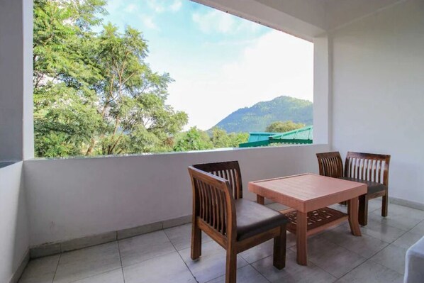 Family Suite, Garden View | Free WiFi - Hotel Maya Regency Bhimtal (Bhimtal)
