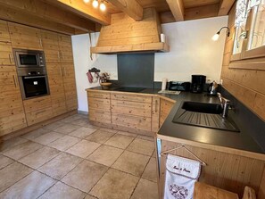 Fridge, toaster - Mountain feel chalet - 10 guests (Arêches-Beaufort)