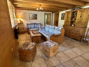 TV - Mountain feel chalet - 10 guests (Arêches-Beaufort)