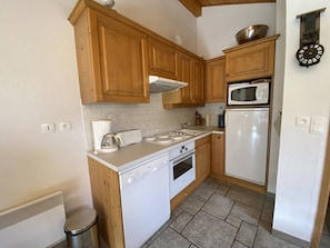 Fridge, stovetop, toaster - Apartment with stunning view - 6 guests (Arêches-Beaufort)