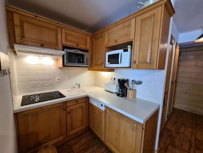 Fridge, stovetop, toaster - Charming apartment, balcony - 4 guests (Arêches-Beaufort)
