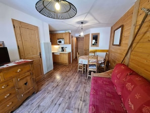 TV - Charming apartment, balcony - 4 guests (Arêches-Beaufort)