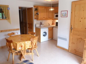 Dining - T2 apartment, pets allowed, village view (Arêches-Beaufort)
