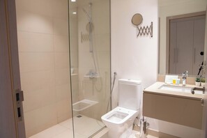 Apartment, Balkon | Badezimmer