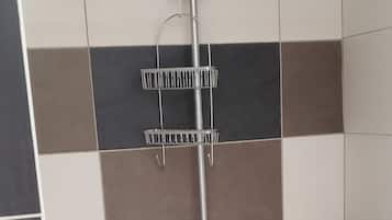 Douche, serviettes fournies