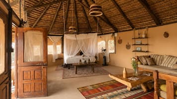 Deluxe Cottage, River View | Living area