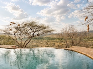 Outdoor pool - Nasuulu lodge (Isiolo)