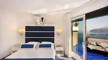 Junior Suite, Sea View, Sea Facing | In-room safe, WiFi (free)