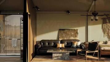 Habitación clásica con 1 cama doble o 2 individuales, vistas al jardín | Ropa de cama de alta calidad, edredones de plumas, escritorio